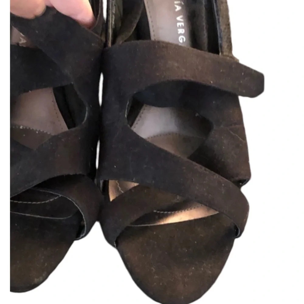 Sofia by Sofia Vargaro size 10 black platform heel faux suede reptile embossed